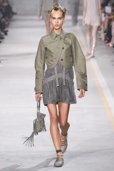 Look 28